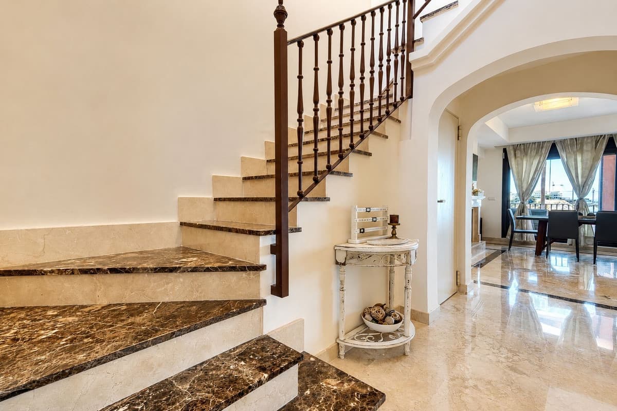 Townhouse in Estepona — photo 8 of 10