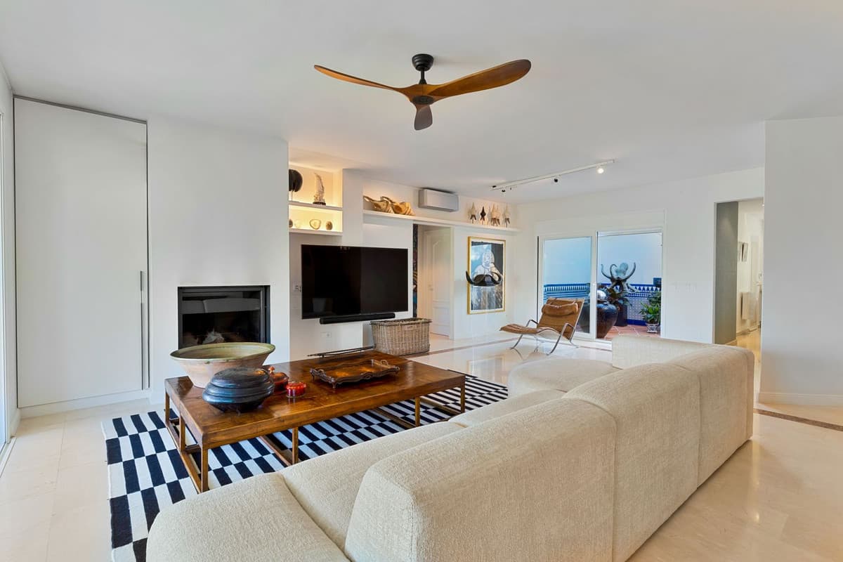 Detached Villa in El Paraiso — photo 5 of 10