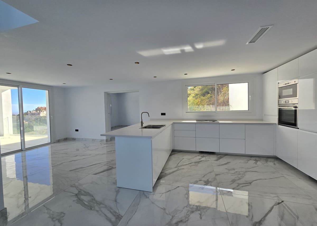 Detached Villa in La Mairena — photo 4 of 10