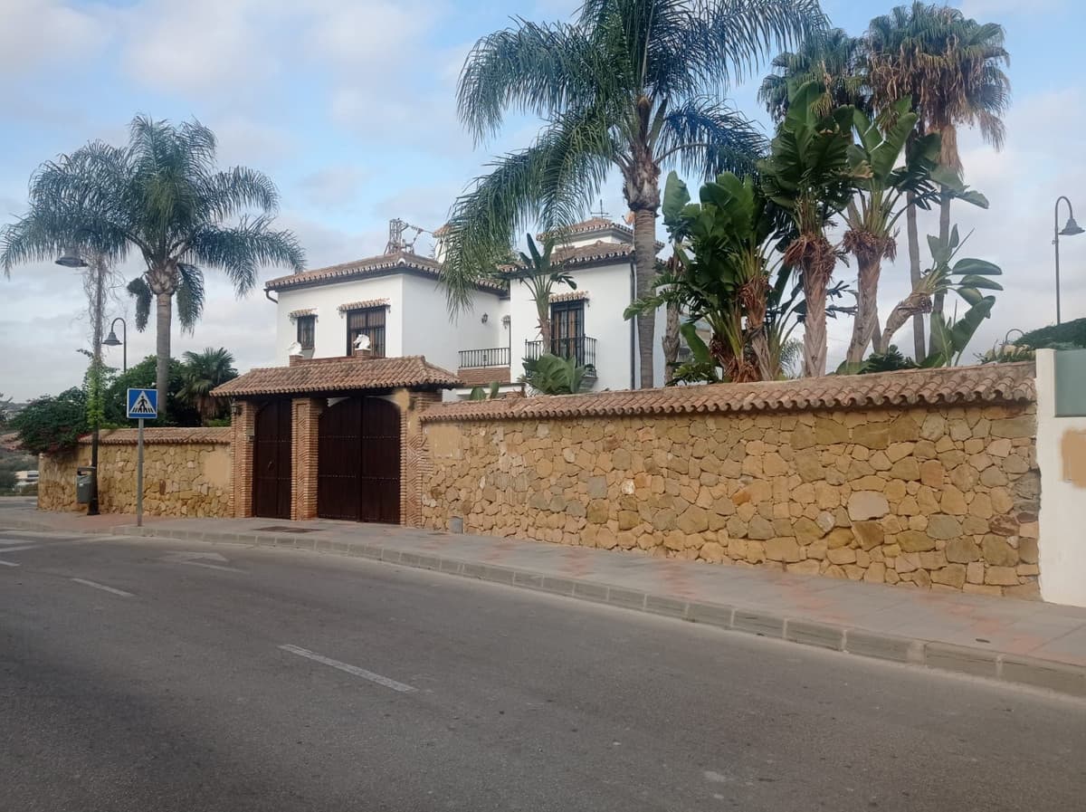 Detached Villa in Mijas — photo 1 of 10