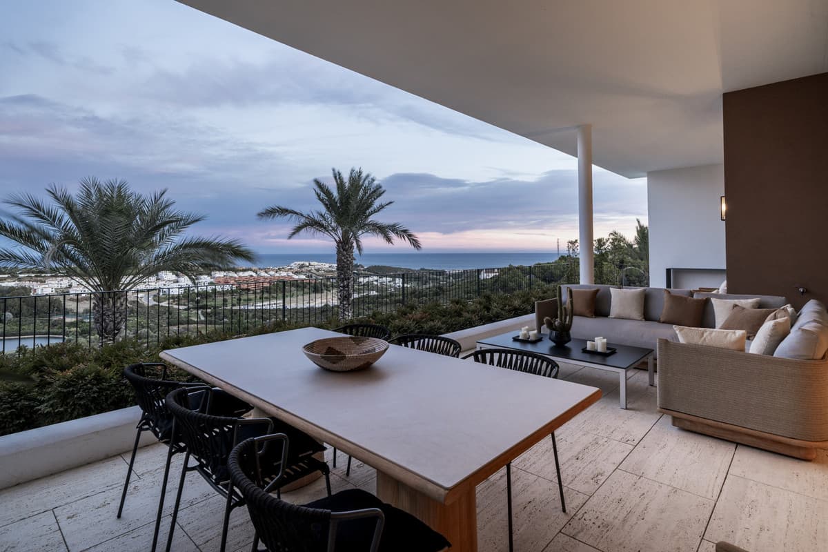 Middle Floor Apartment in Casares — photo 3 of 10