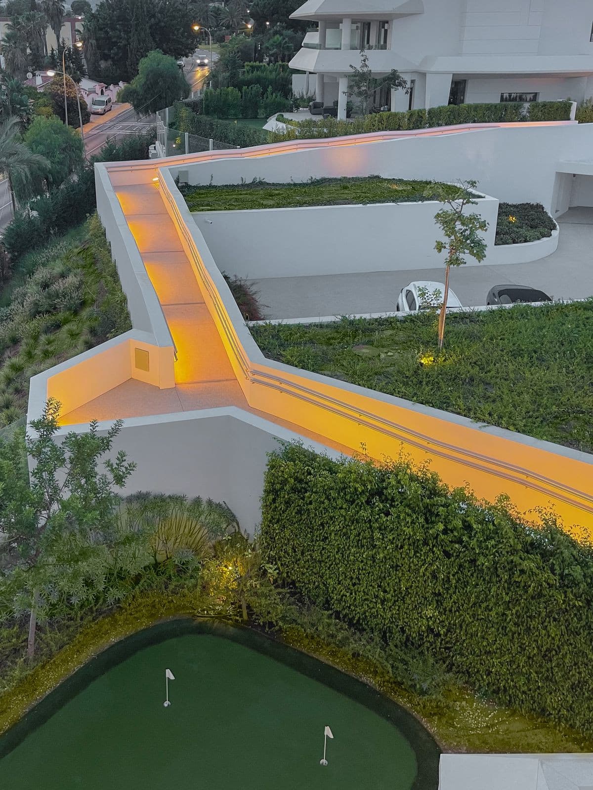 Semi-Detached House in Nueva Andalucía — photo 4 of 10