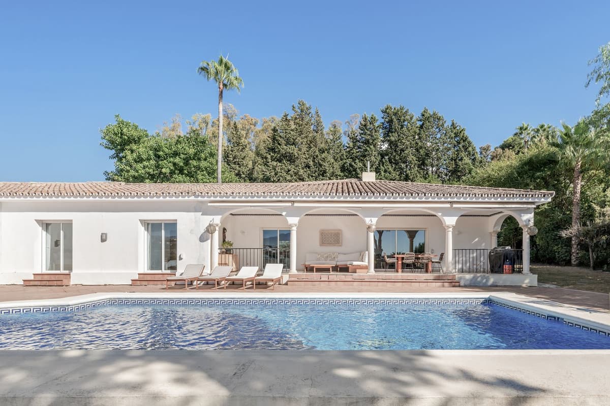 Detached Villa in El Paraiso — photo 3 of 10