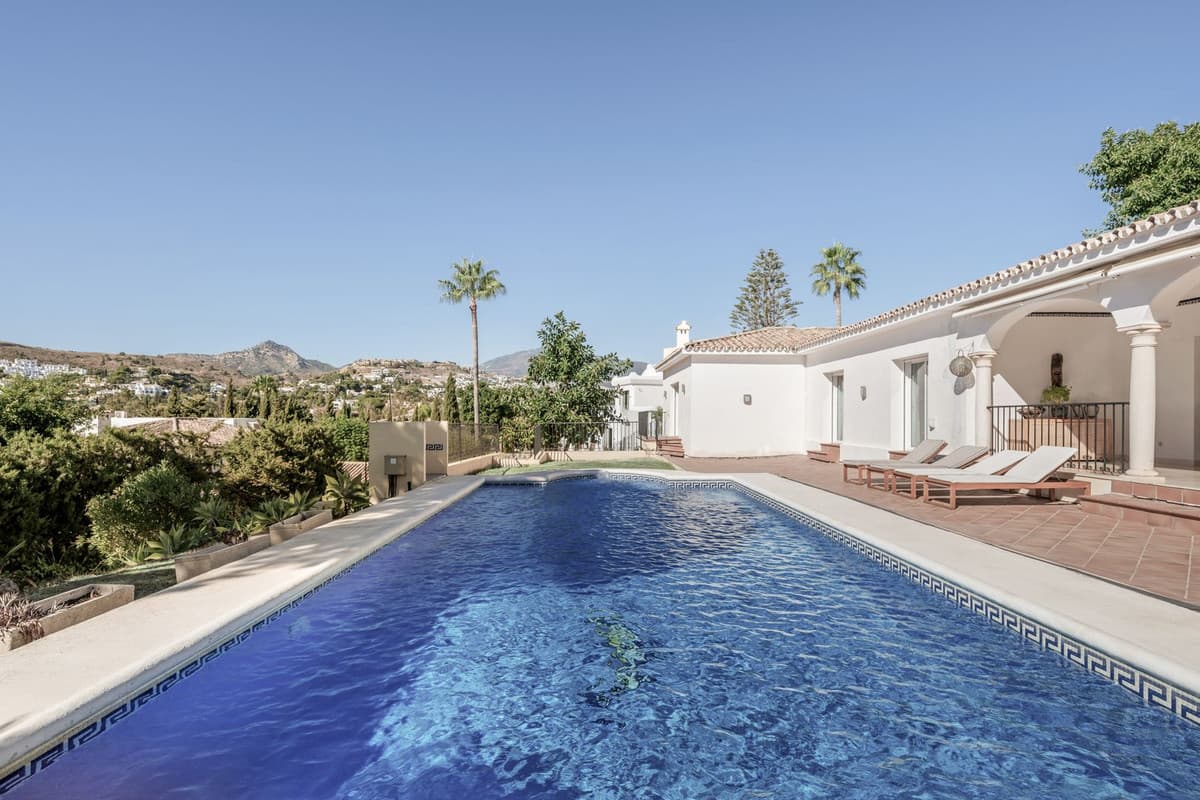 Detached Villa in El Paraiso — photo 5 of 10