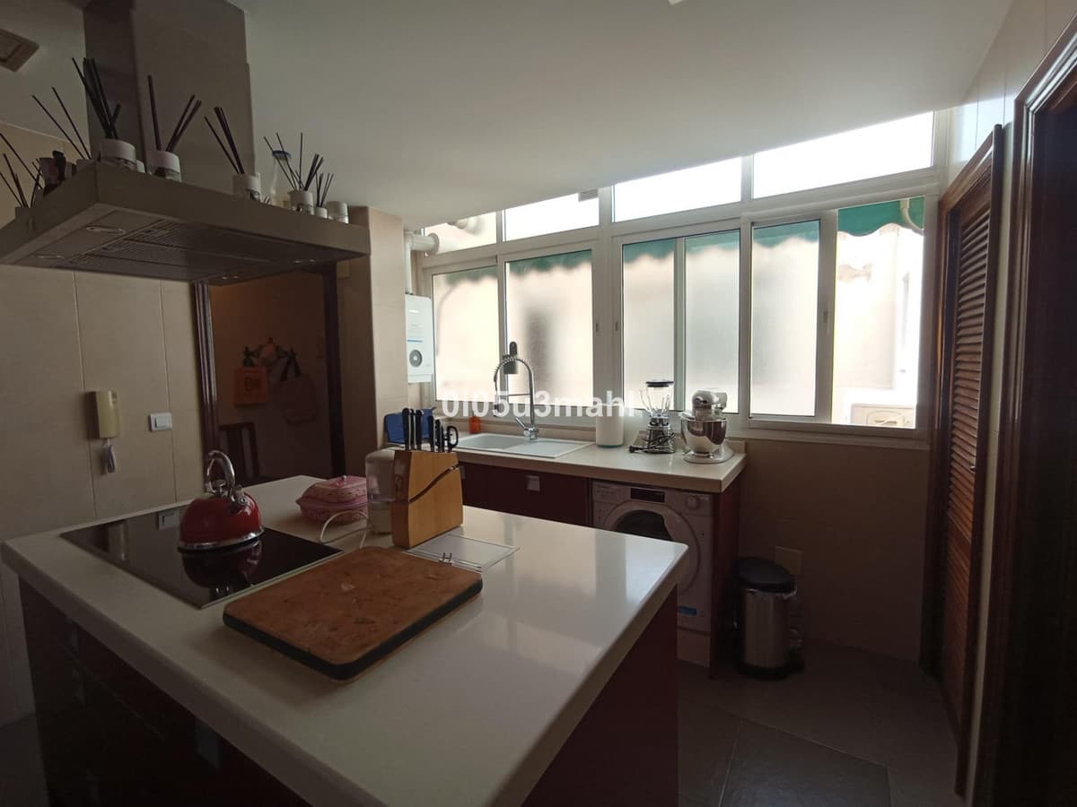Middle Floor Apartment in La Trinidad — photo 4 of 10