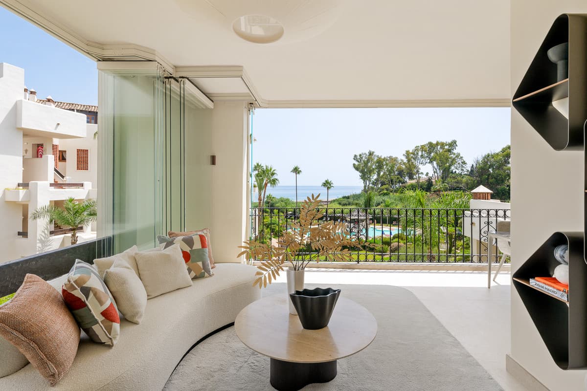 Middle Floor Apartment in Estepona — photo 8 of 10