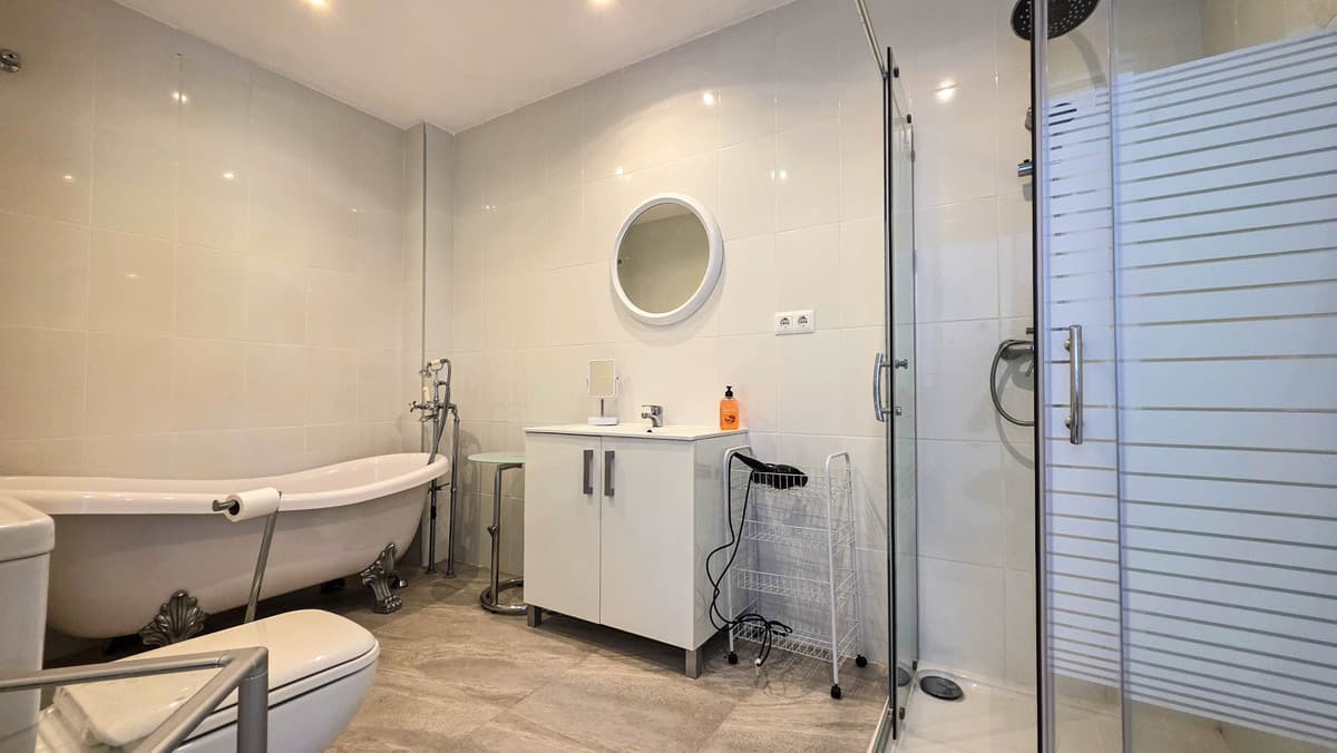 Semi-Detached House in La Duquesa — photo 5 of 10