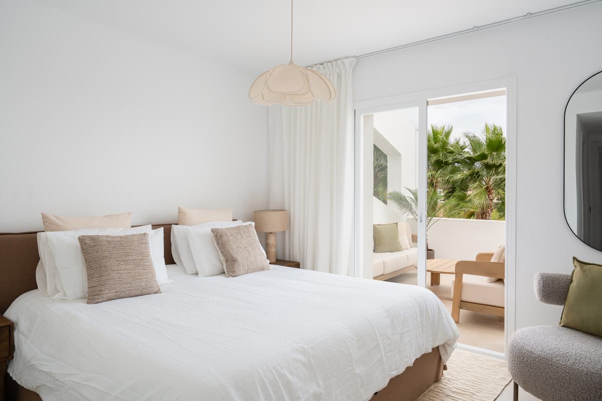 Middle Floor Apartment in La Quinta — photo 8 of 10