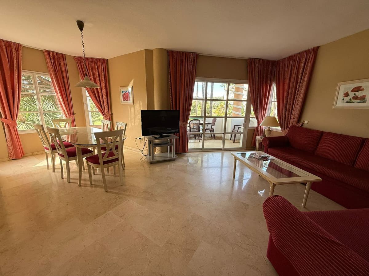 Middle Floor Apartment in Mijas Golf — photo 6 of 10