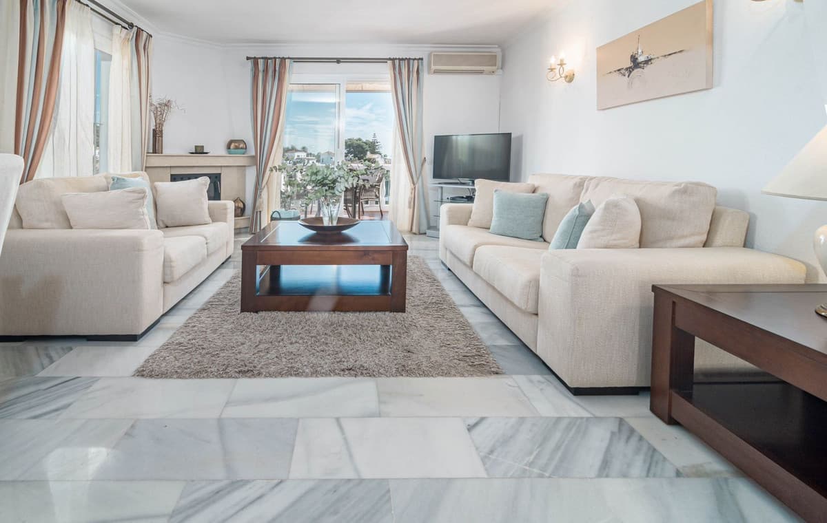 Detached Villa in Calahonda — photo 2 of 10