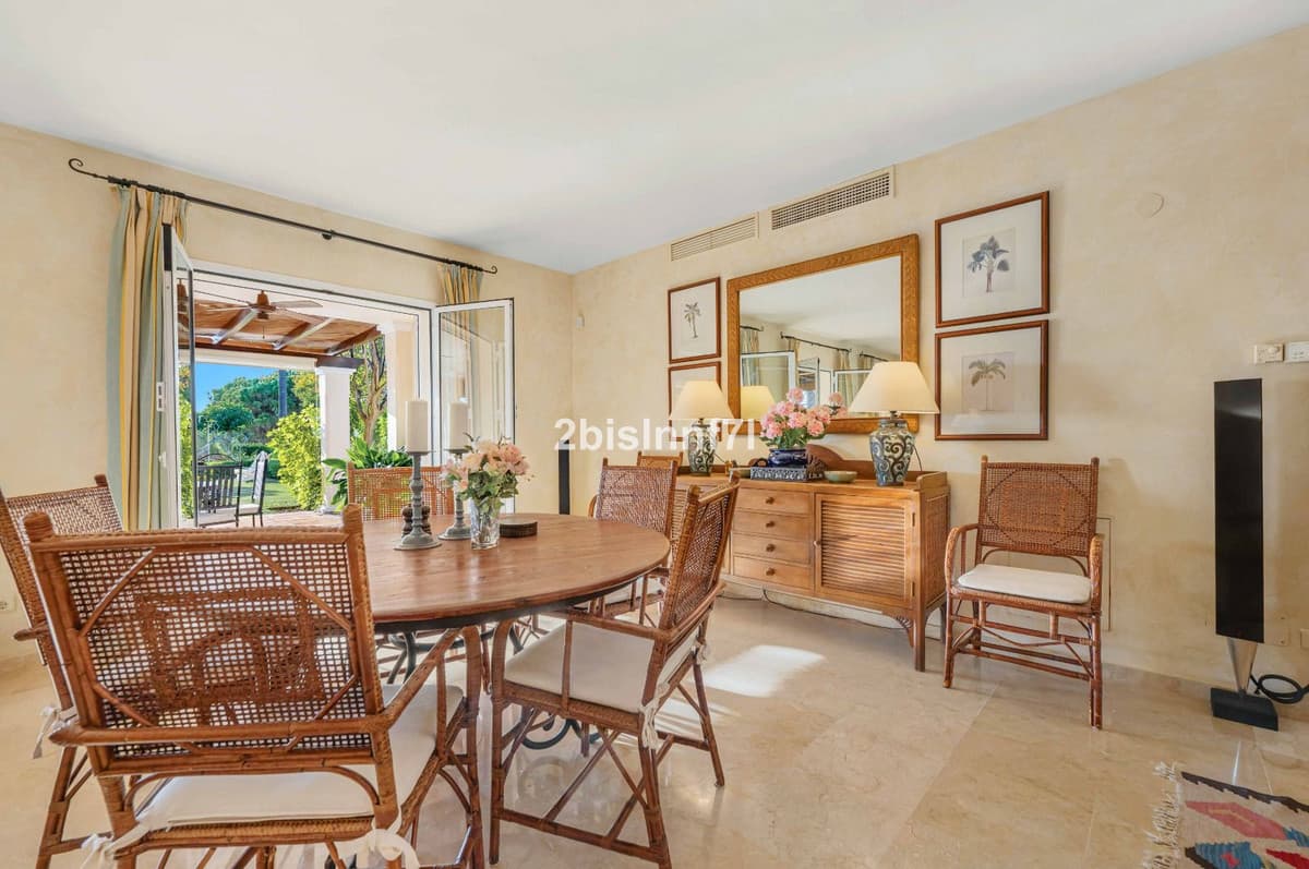 Detached Villa in Elviria — photo 5 of 10