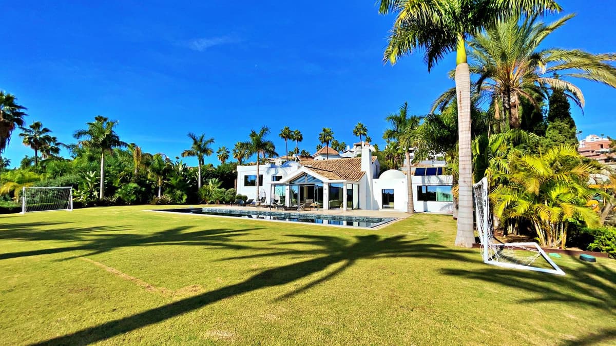 Detached Villa in Benahavís — photo 8 of 10