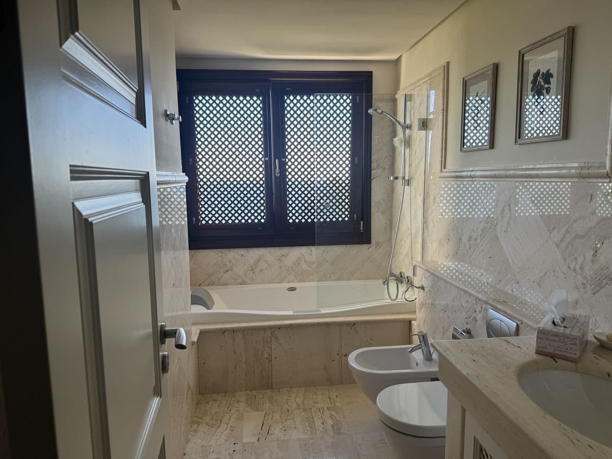 Ground Floor Apartment in Estepona — photo 5 of 10