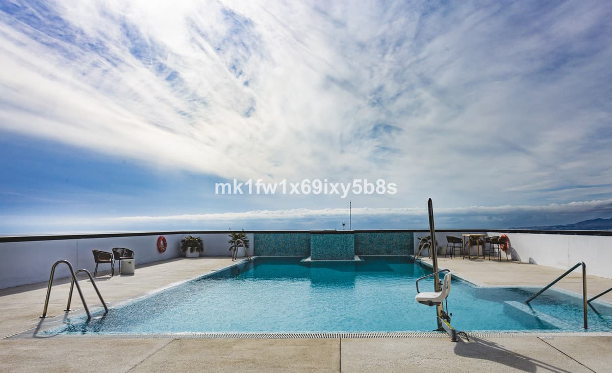 Middle Floor Apartment in Málaga Centro — photo 4 of 10