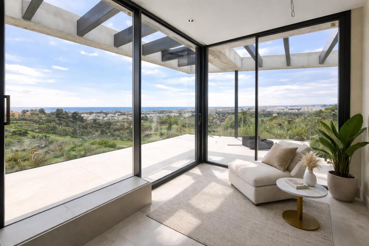Detached Villa in Nueva Andalucía — photo 2 of 10