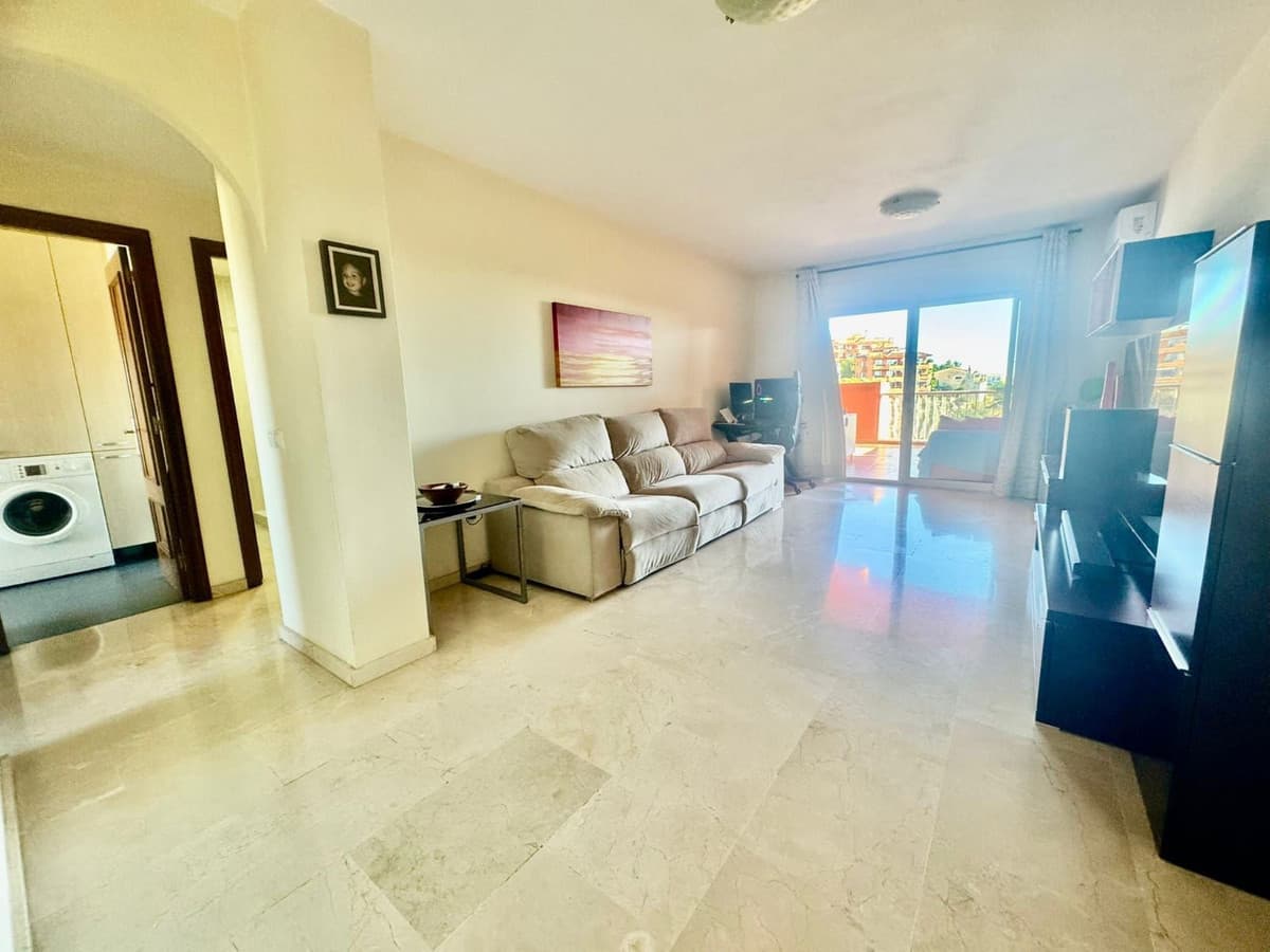 Middle Floor Apartment in Los Pacos — photo 2 of 10