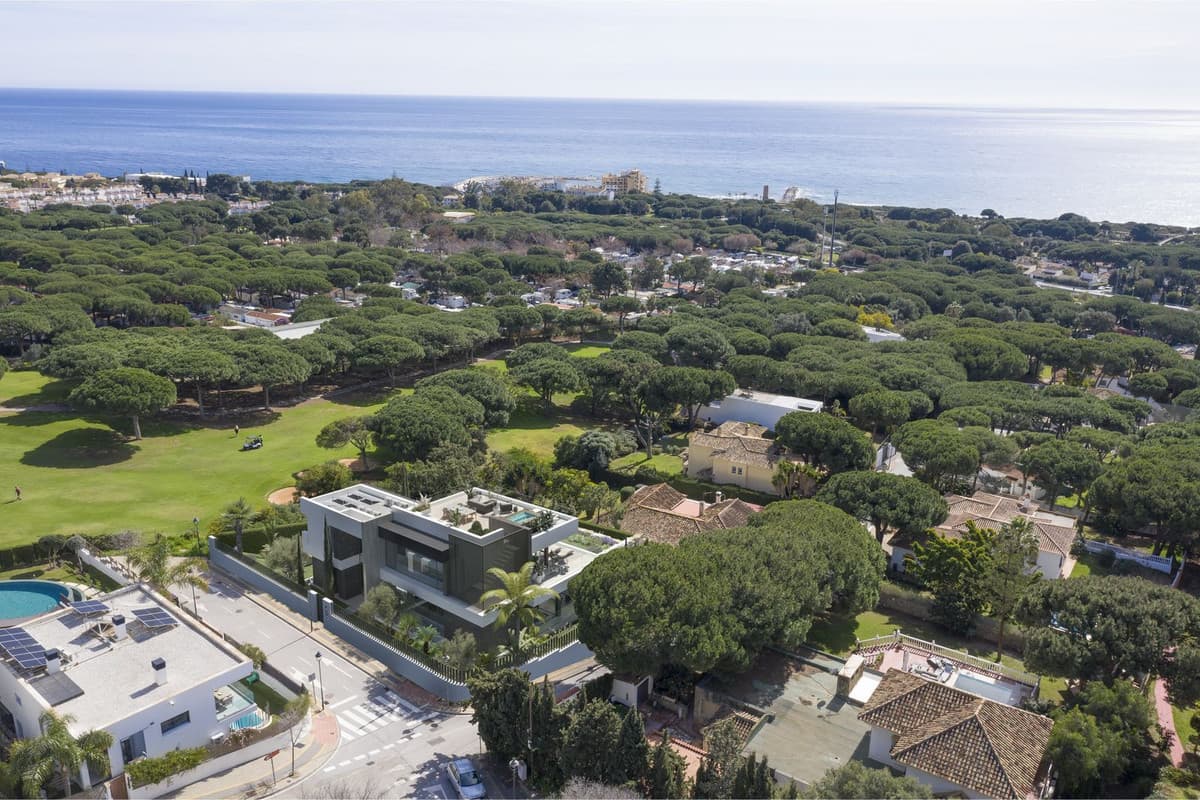 Detached Villa in Cabopino — photo 1 of 10