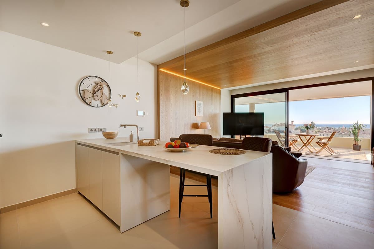 Middle Floor Apartment in Higueron — photo 6 of 10