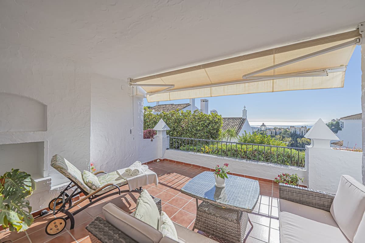 Ground Floor Apartment in Benahavís — photo 1 of 10