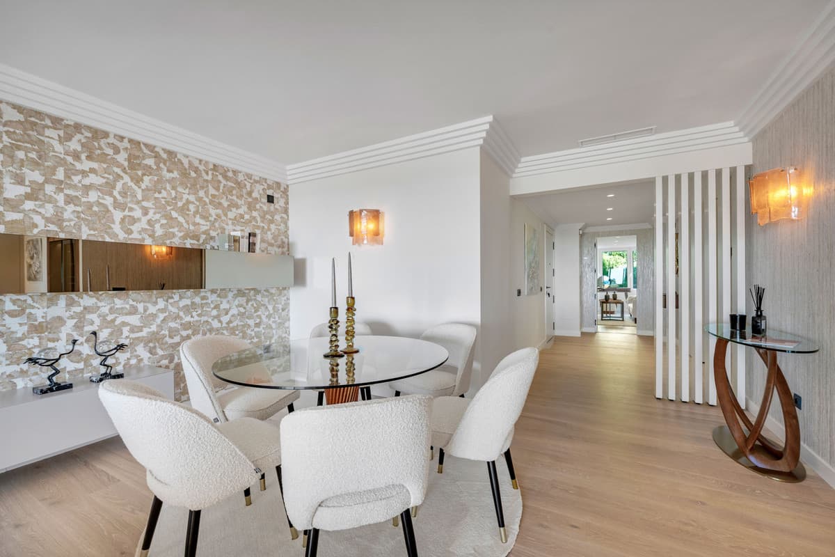 Middle Floor Apartment in Nueva Andalucía — photo 7 of 10