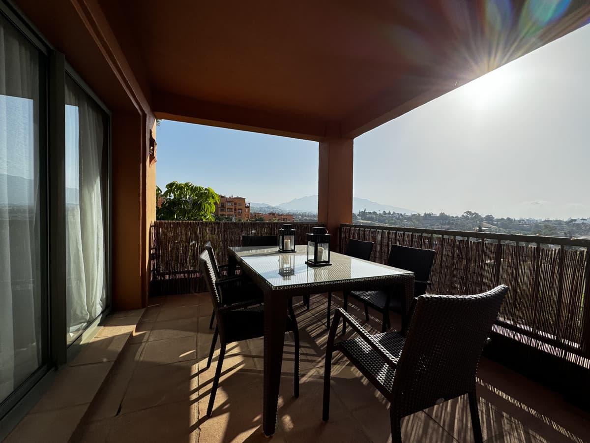 Middle Floor Apartment in Estepona — photo 7 of 10