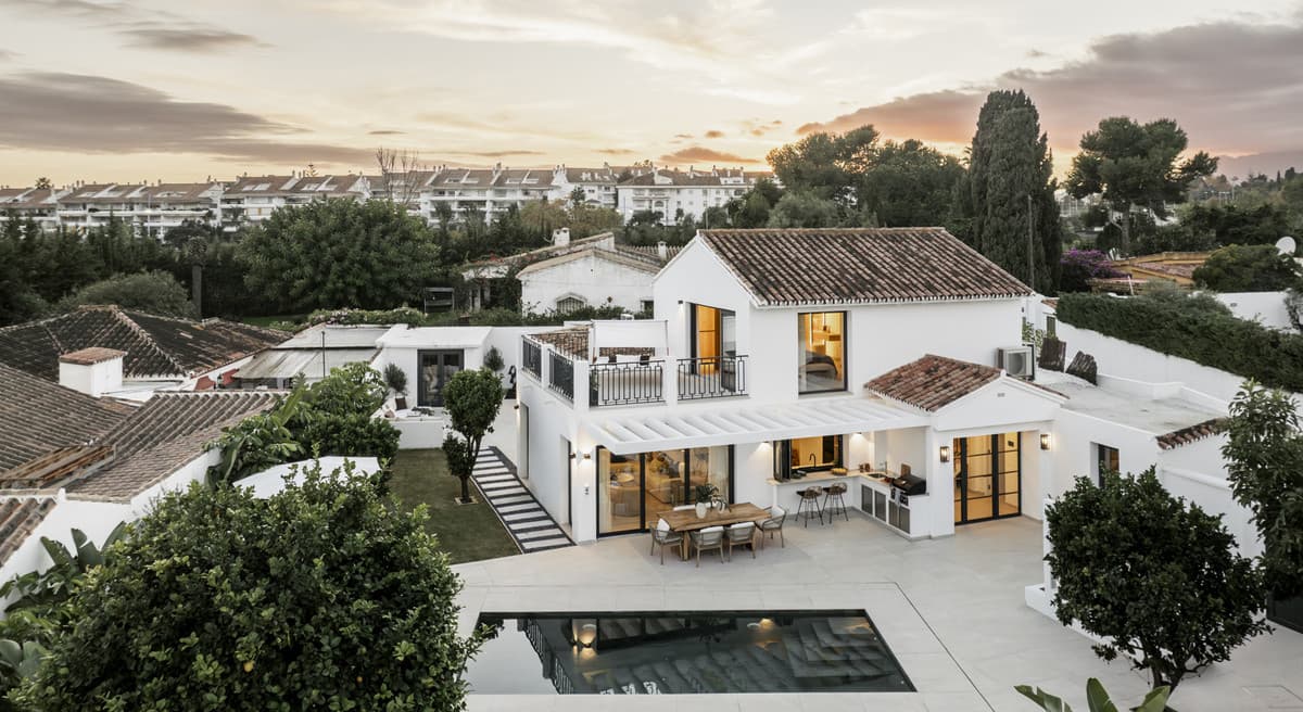Detached Villa in San Pedro de Alcántara — photo 1 of 10