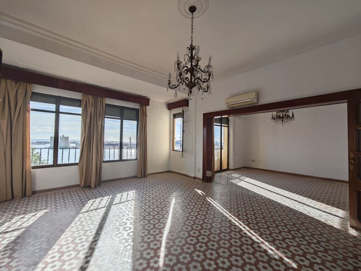 Middle Floor Apartment in Málaga Centro — photo 6 of 10