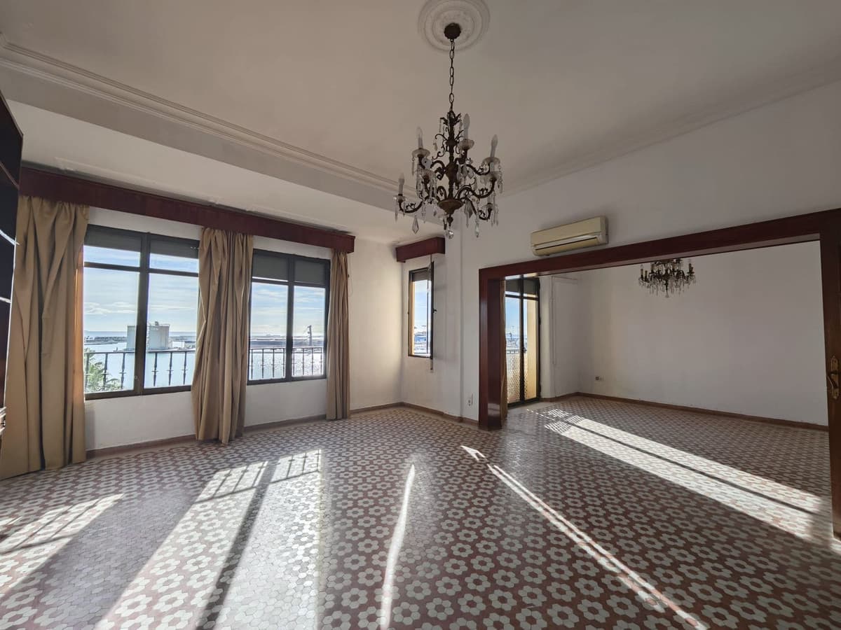 Middle Floor Apartment in Málaga Centro — photo 10 of 10