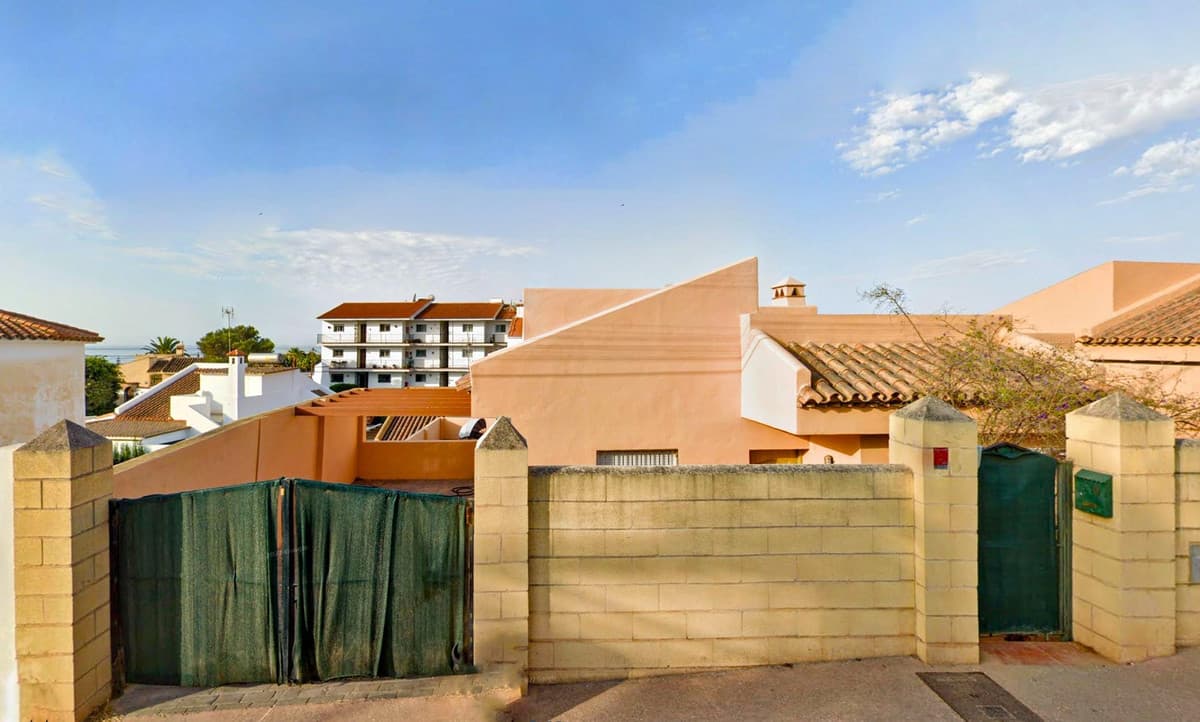 Detached Villa in El Faro — photo 1 of 10