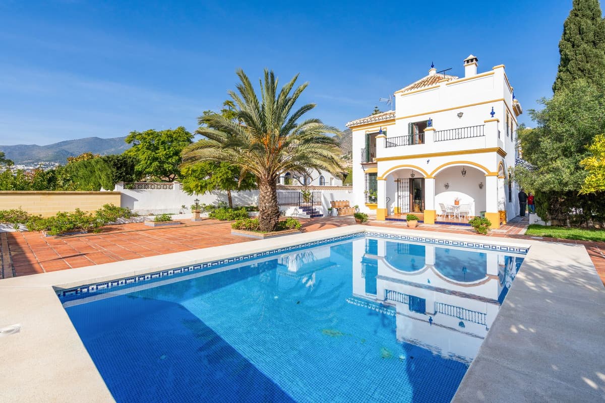 Detached Villa in Arroyo de la Miel — photo 2 of 10