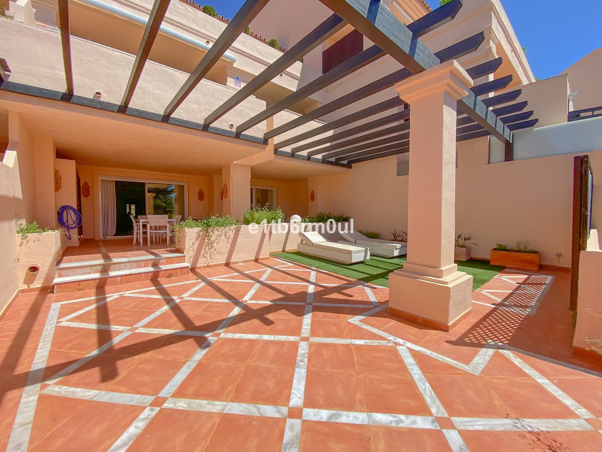 Ground Floor Apartment in Nueva Andalucía — photo 1 of 10