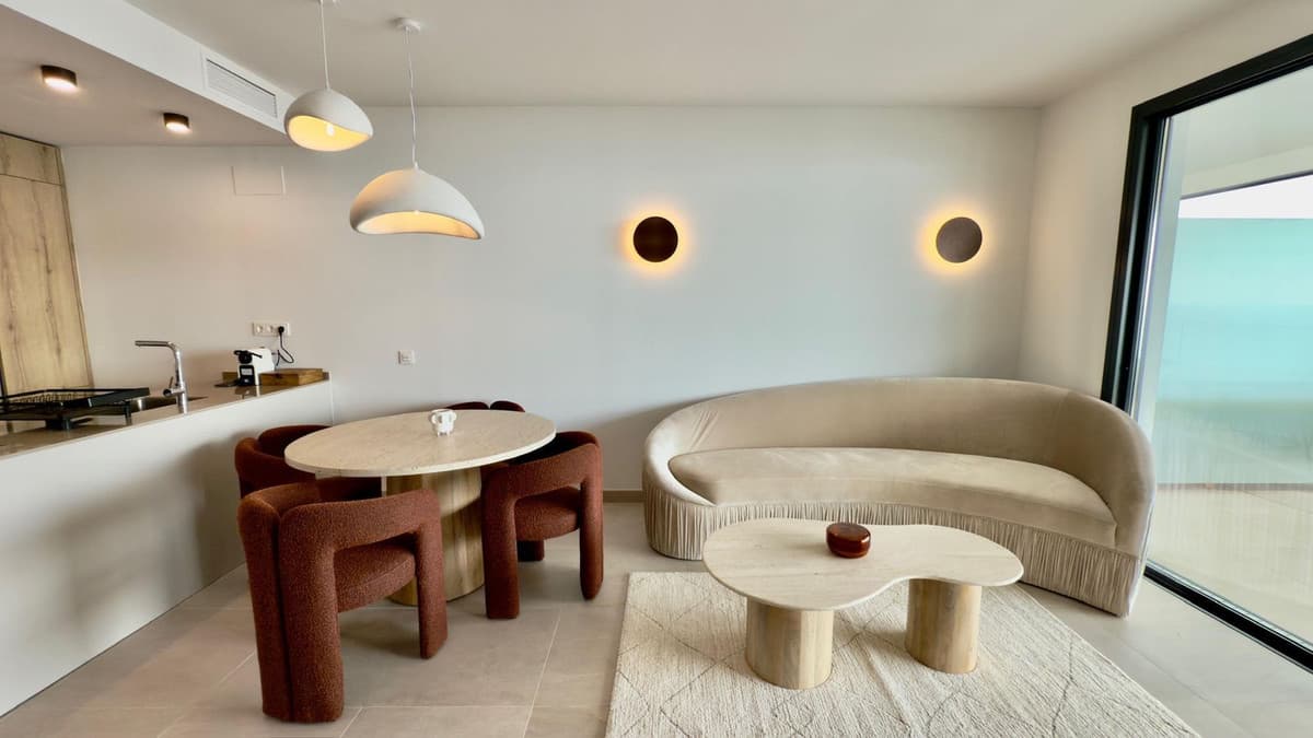 Middle Floor Apartment in Higueron — photo 4 of 15