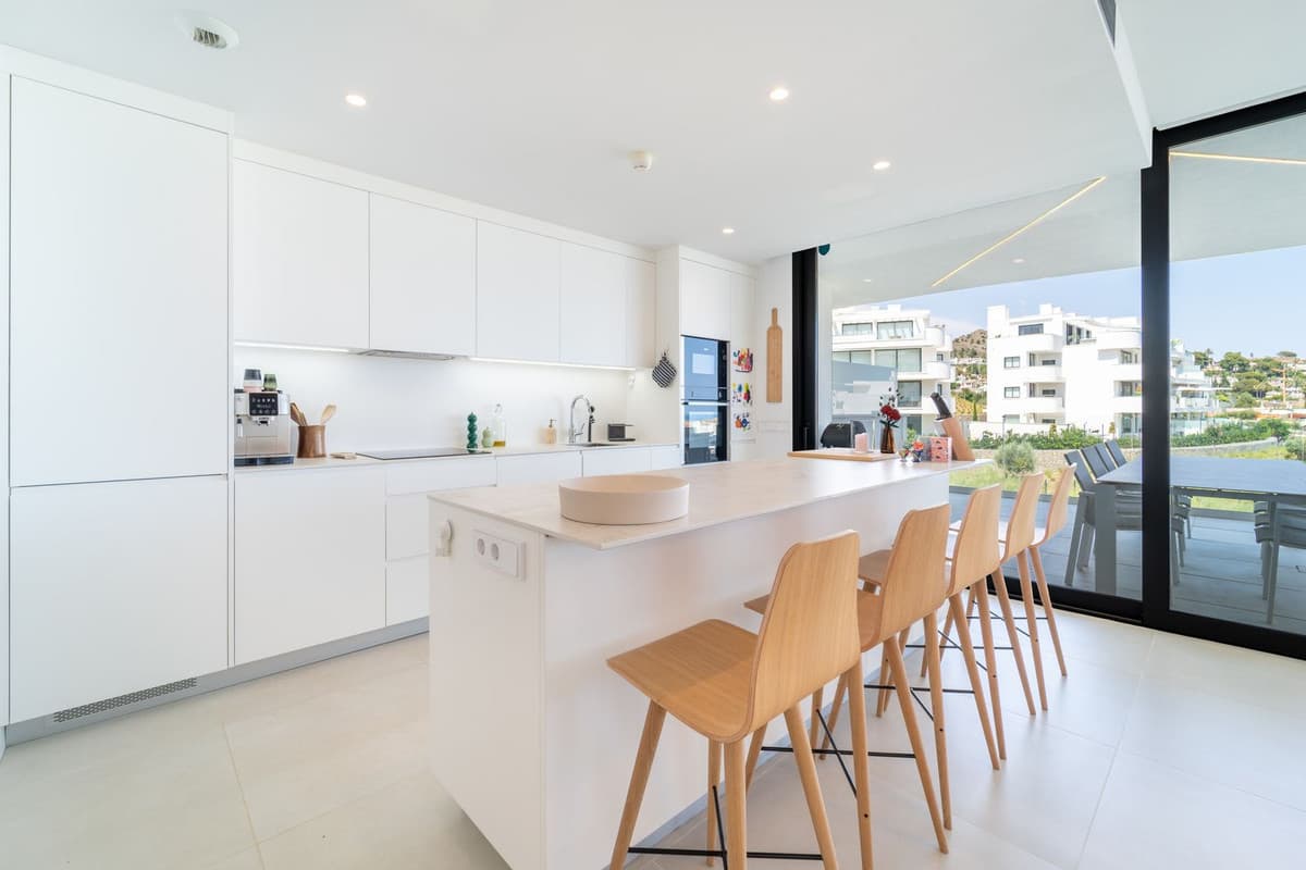 Ground Floor Apartment in Higueron — photo 2 of 10