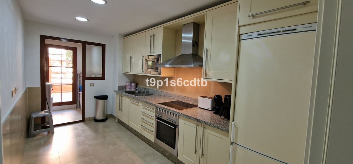 Ground Floor Apartment in Benahavís — photo 10 of 10