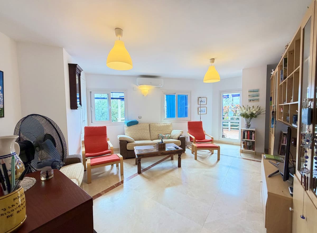 Ground Floor Apartment in San Luis de Sabinillas — photo 5 of 10