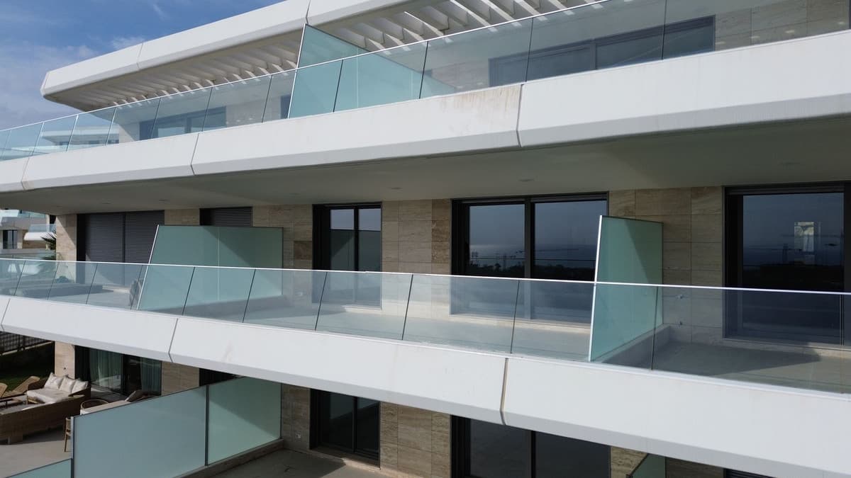 Middle Floor Apartment in Estepona — photo 5 of 10