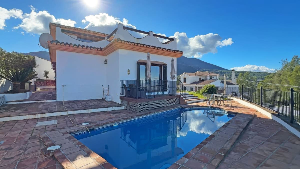Detached Villa in Alhaurín el Grande — photo 5 of 10