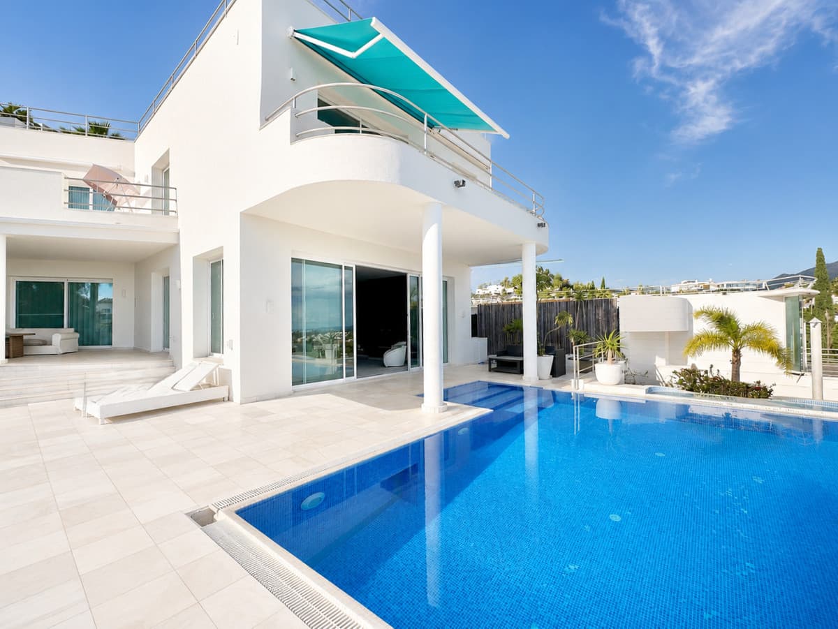 Detached Villa in Benahavís — photo 2 of 10