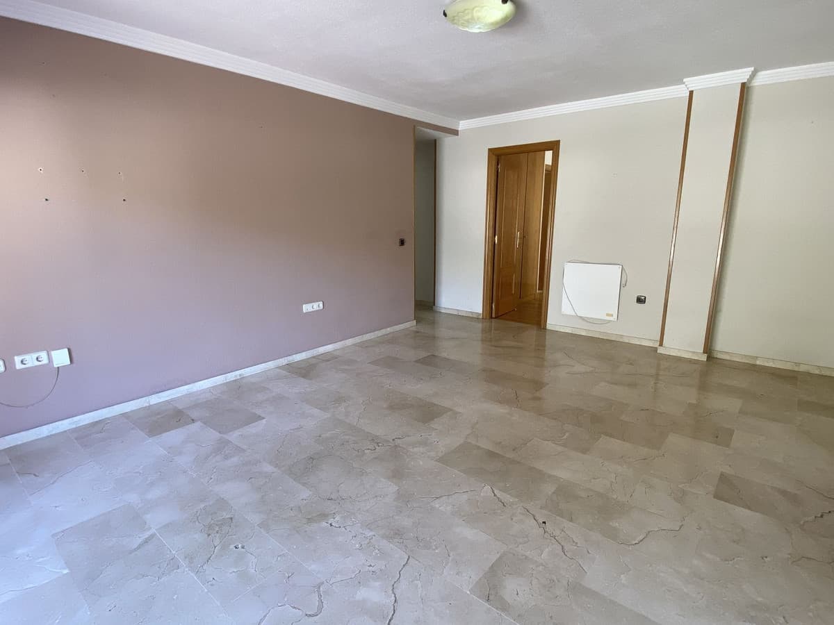 Middle Floor Apartment in Benahavís — photo 10 of 10