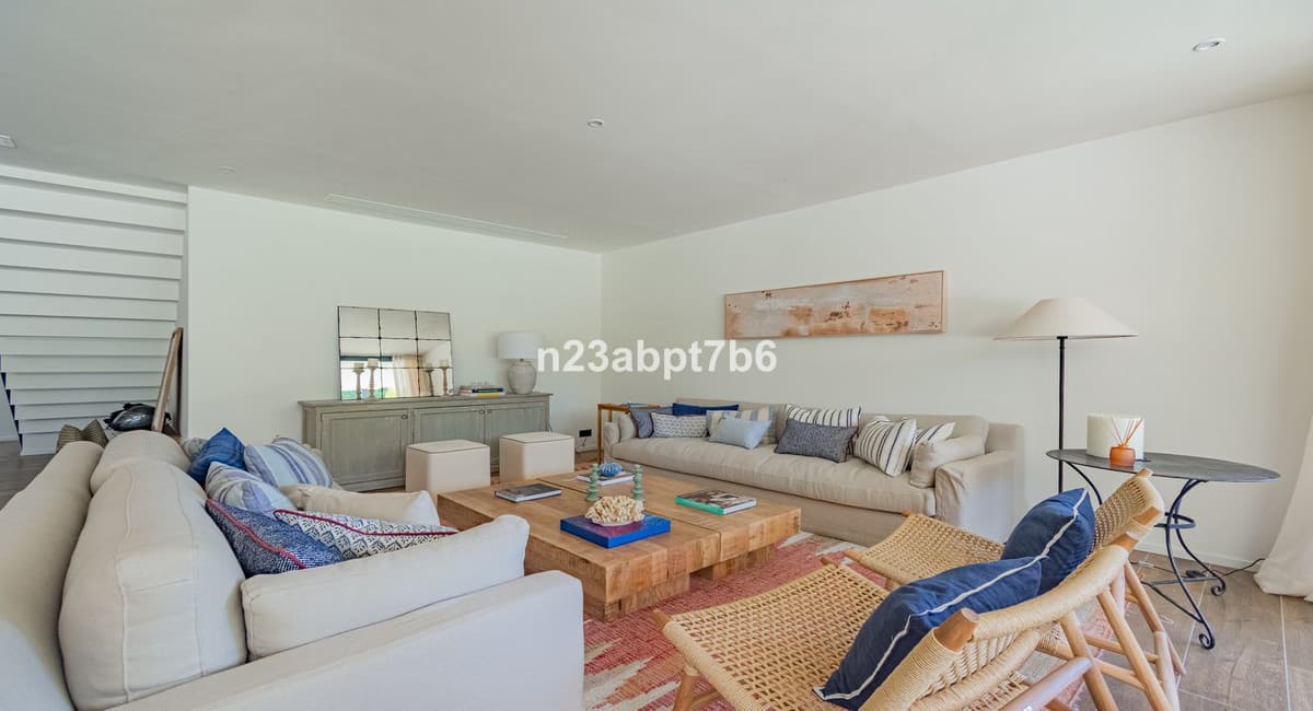 Detached Villa in Sotogrande Costa — photo 3 of 10