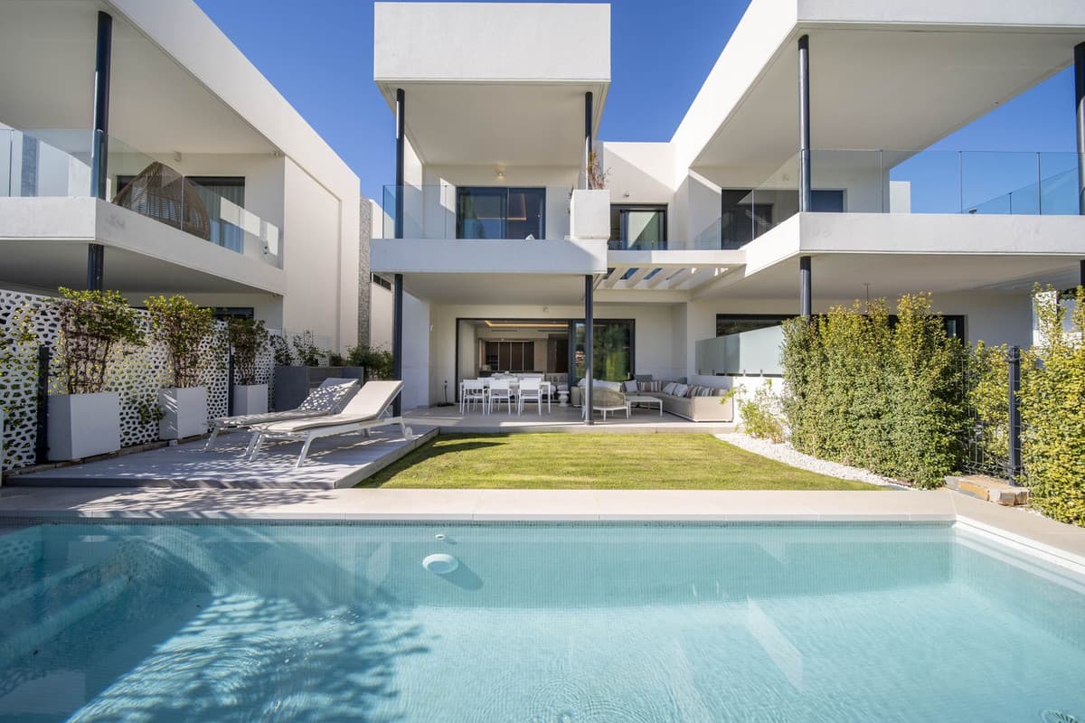 Semi-Detached House in Marbella — photo 1 of 10
