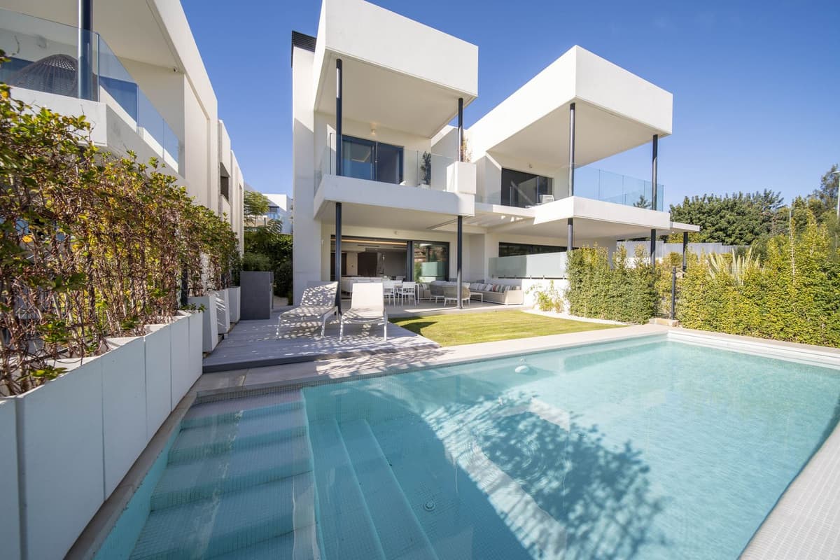 Semi-Detached House in Marbella — photo 2 of 10