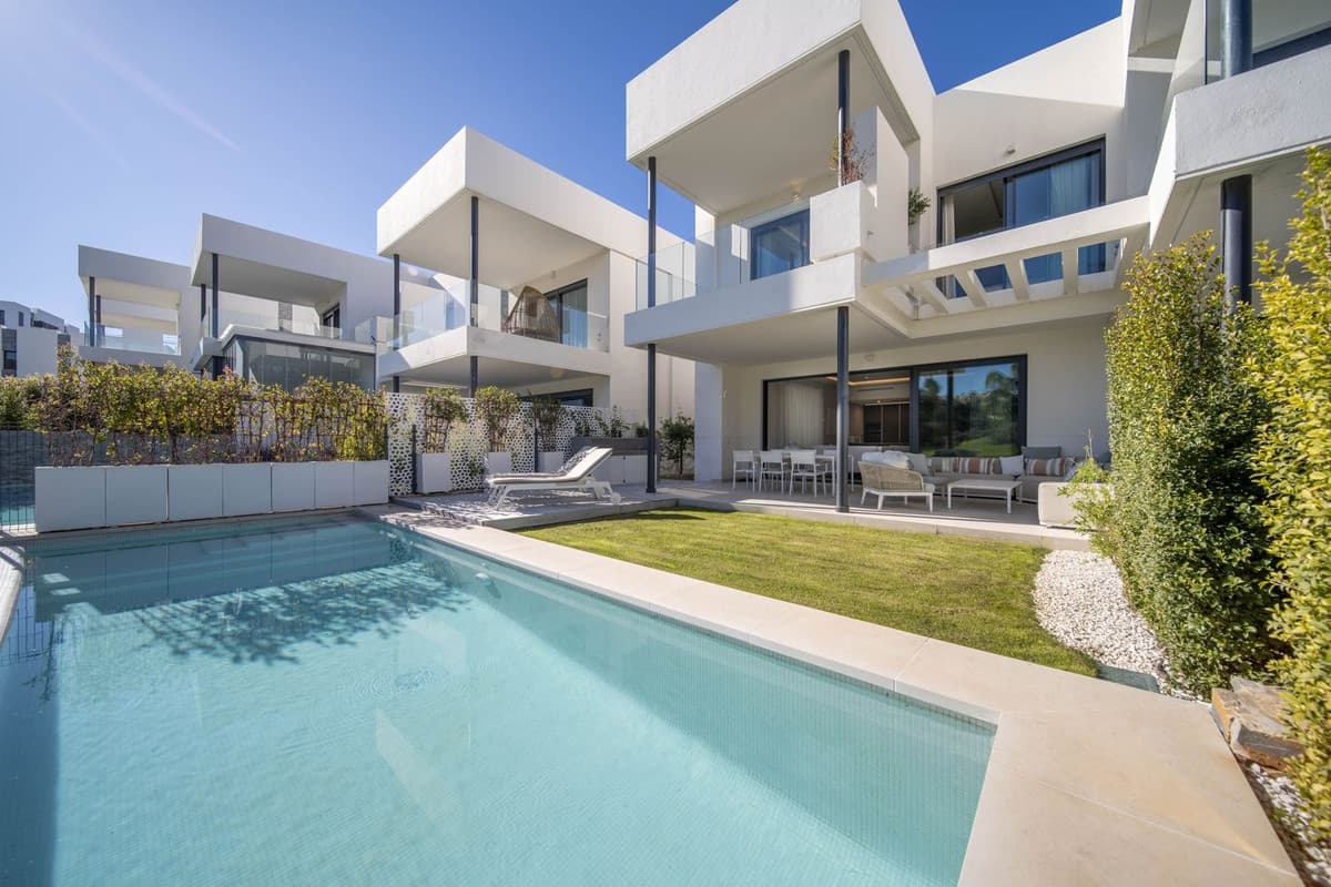 Semi-Detached House in Marbella — photo 3 of 10