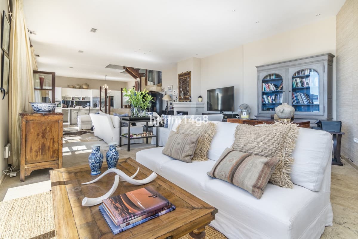 Townhouse in La Heredia — photo 6 of 10