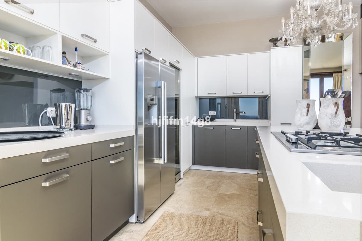 Townhouse in La Heredia — photo 9 of 10