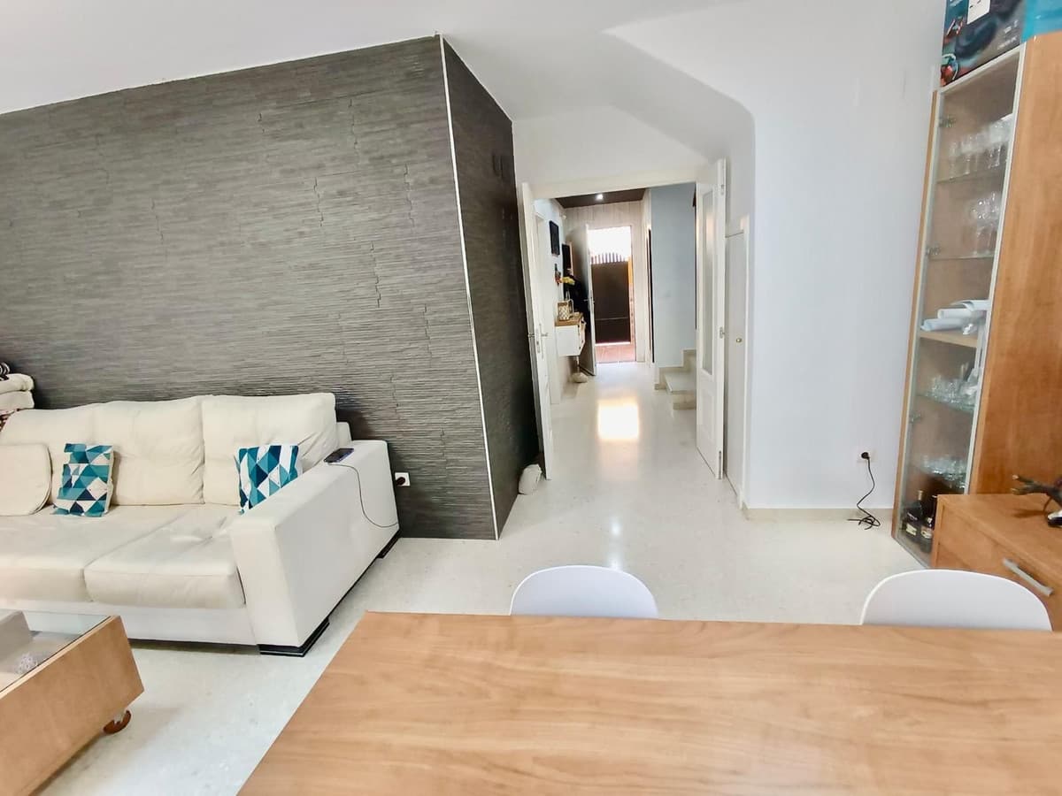 Townhouse in Alhaurín de la Torre — photo 5 of 10
