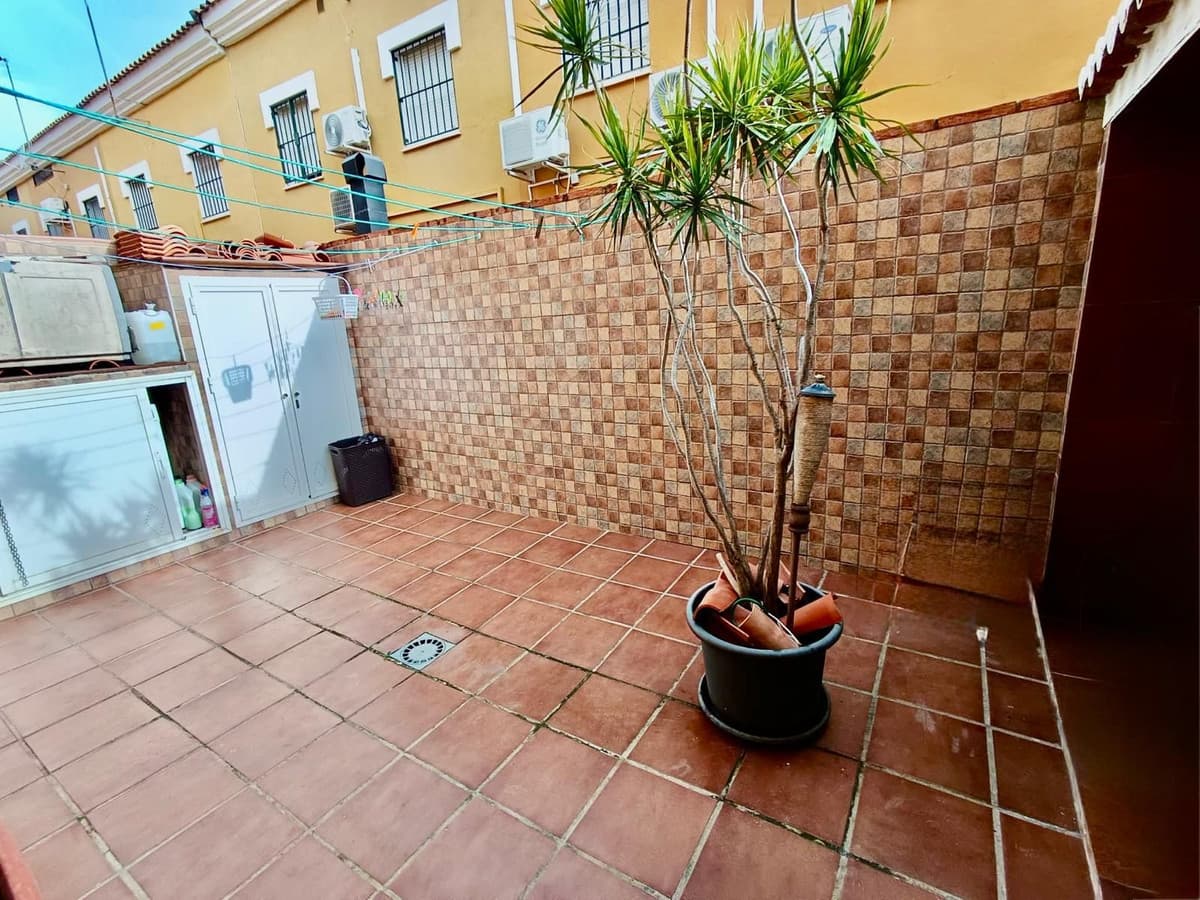 Townhouse in Alhaurín de la Torre — photo 8 of 10