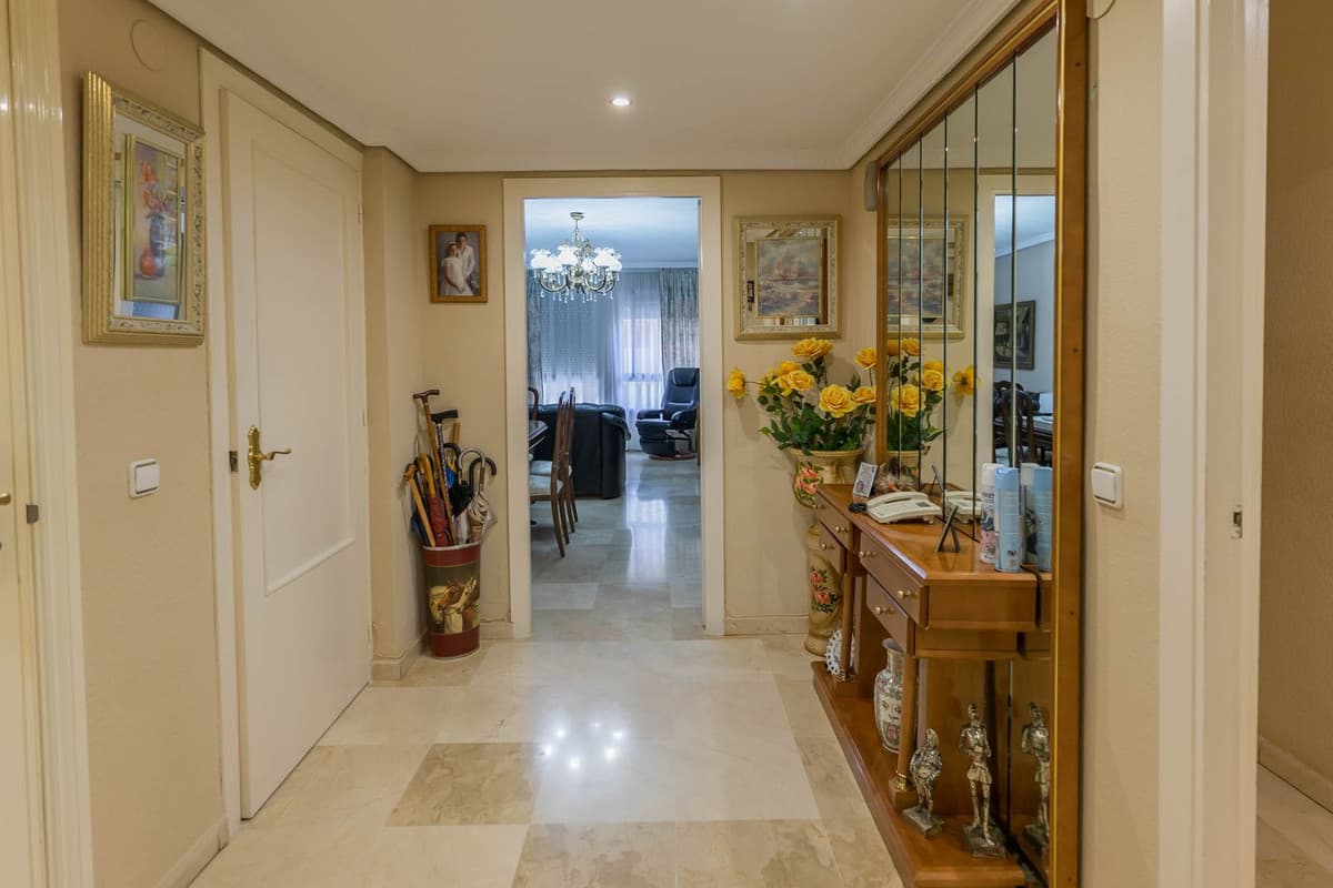 Middle Floor Apartment in Fuengirola — photo 2 of 10