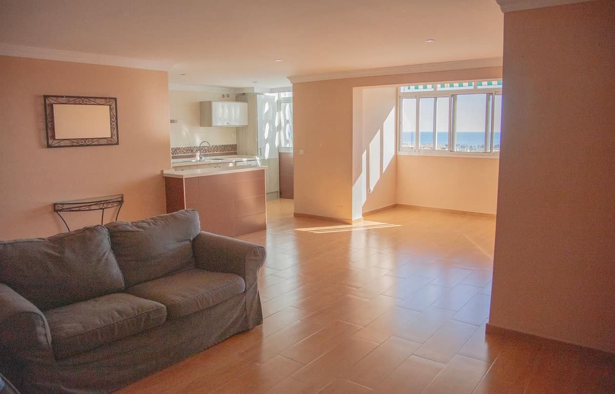Middle Floor Apartment in San Pedro de Alcántara — photo 2 of 10