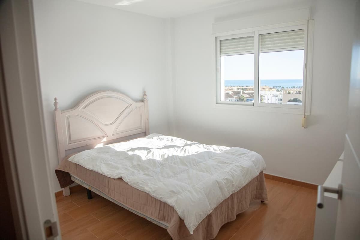 Middle Floor Apartment in San Pedro de Alcántara — photo 7 of 10